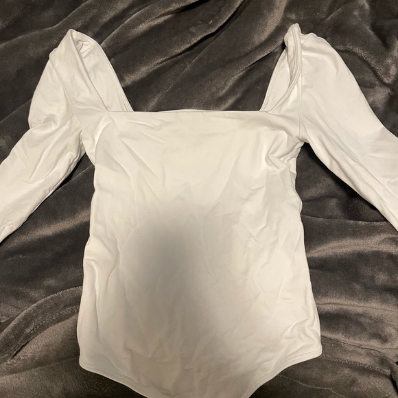 LONGSLEEVE SQUARE NECK ARITZIA CONTOUR BODYSUIT - Picture 1 of 2